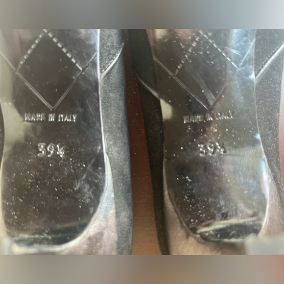 Authentic CHANEL Suede Heels - Picture 4 of 6